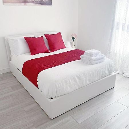 Agyeman Property Aldershot Esterno foto