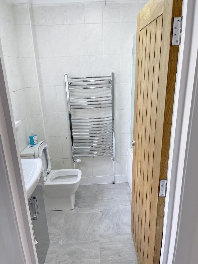 Agyeman Property Aldershot Esterno foto