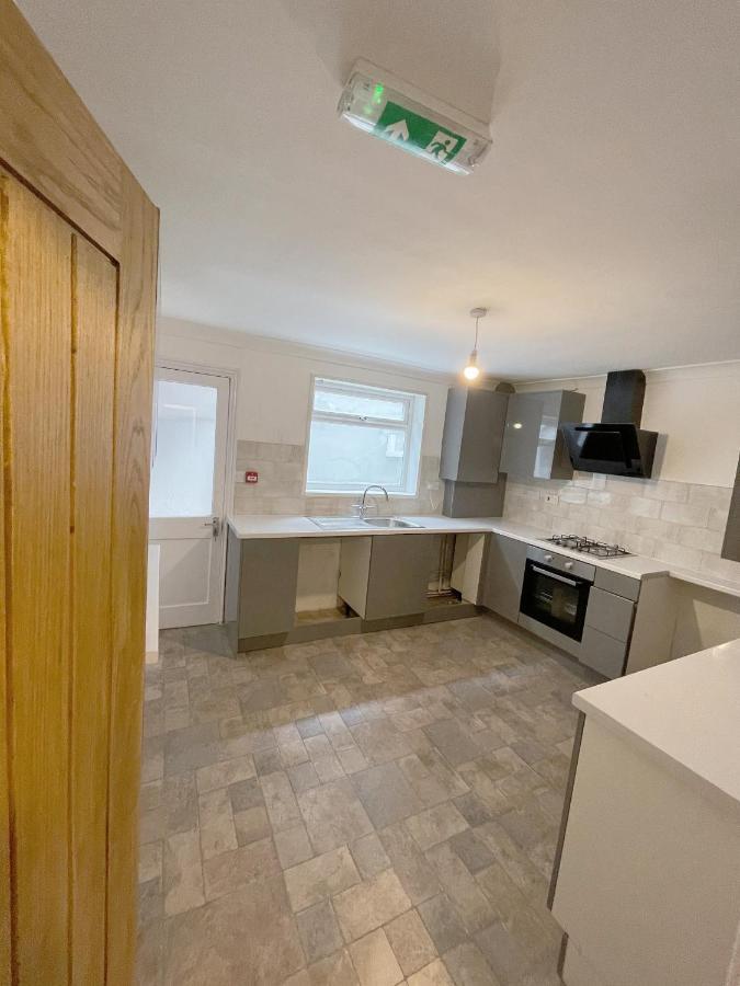 Agyeman Property Aldershot Esterno foto
