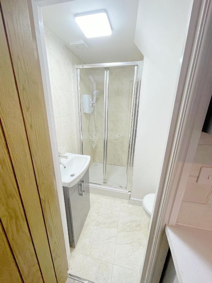 Agyeman Property Aldershot Esterno foto